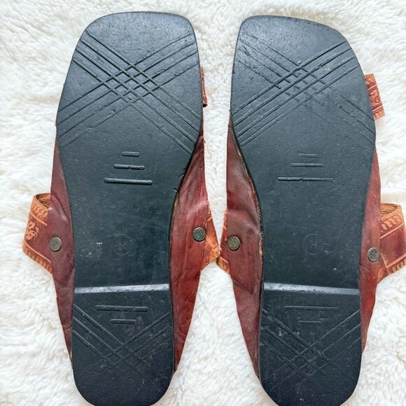 Man made leather unisex slides size 10 US - Picture 3 of 4